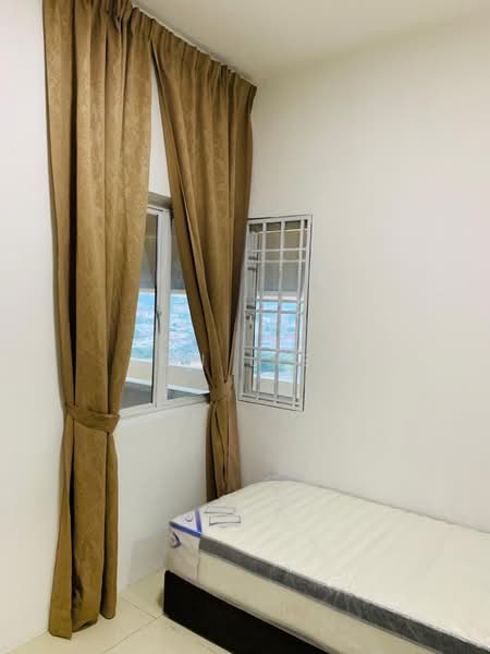 Kondominium untuk Dijual di East Lake Residence - Ron Liew - Bedroom - PropertyGuru.com.my