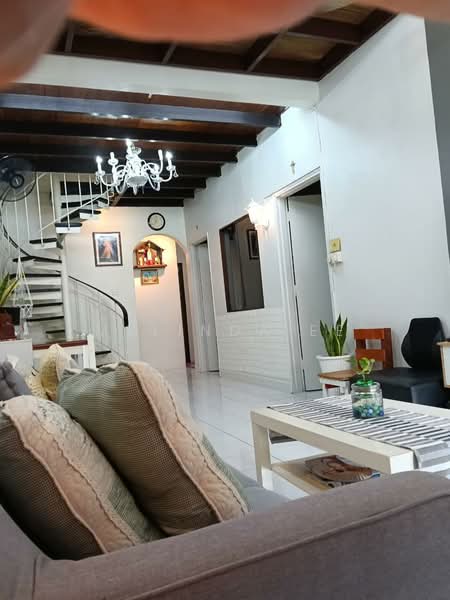 1.5-storey Terraced House for Sale in Taman Molek (Johor Bahru) - Melinda Ee - Living Room - PropertyGuru.com.my