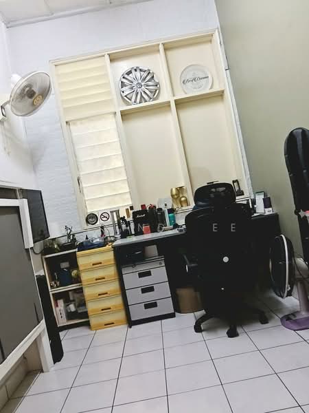 1.5-storey Terraced House for Sale in Taman Molek (Johor Bahru) - Melinda Ee - Study - PropertyGuru.com.my