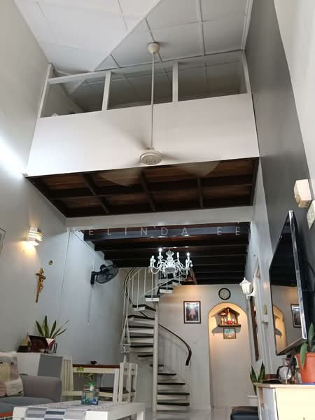 1.5-storey Terraced House for Sale in Taman Molek (Johor Bahru) - Melinda Ee - Living Room - PropertyGuru.com.my
