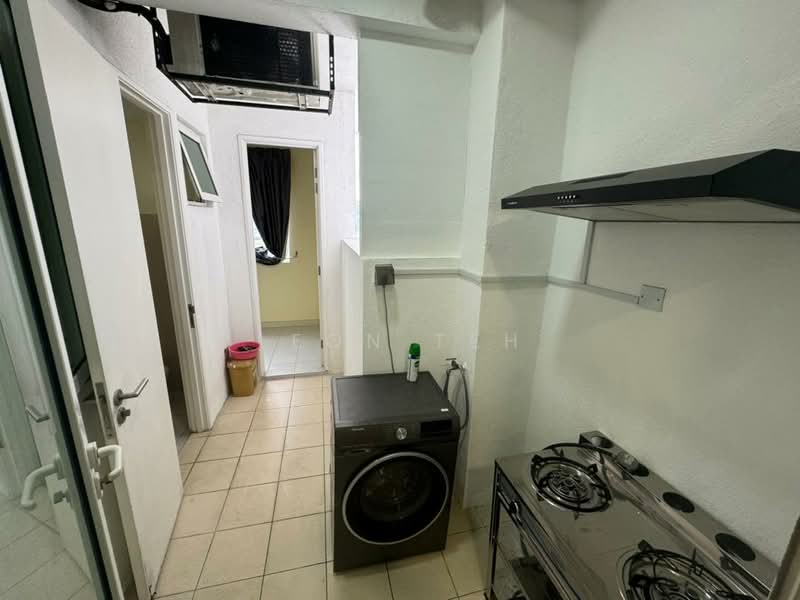 Condominium for Rent at Scenaria @ North Kiara Hills - Leon Teh - Kitchen - PropertyGuru.com.my
