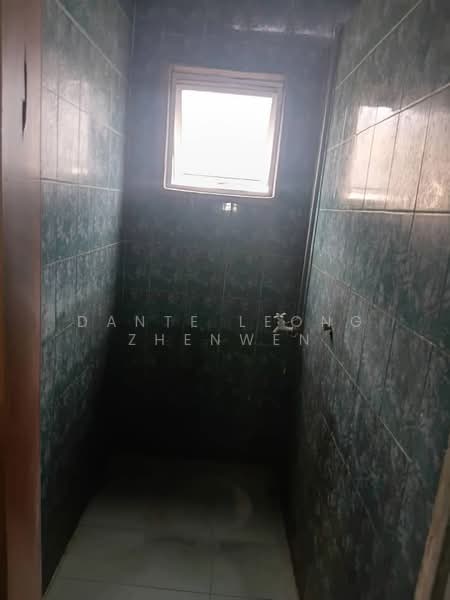 Office for Rent in Taman Petaling Utama (Petaling Jaya) - Dante Leong Zhenwen - Bathroom - PropertyGuru.com.my