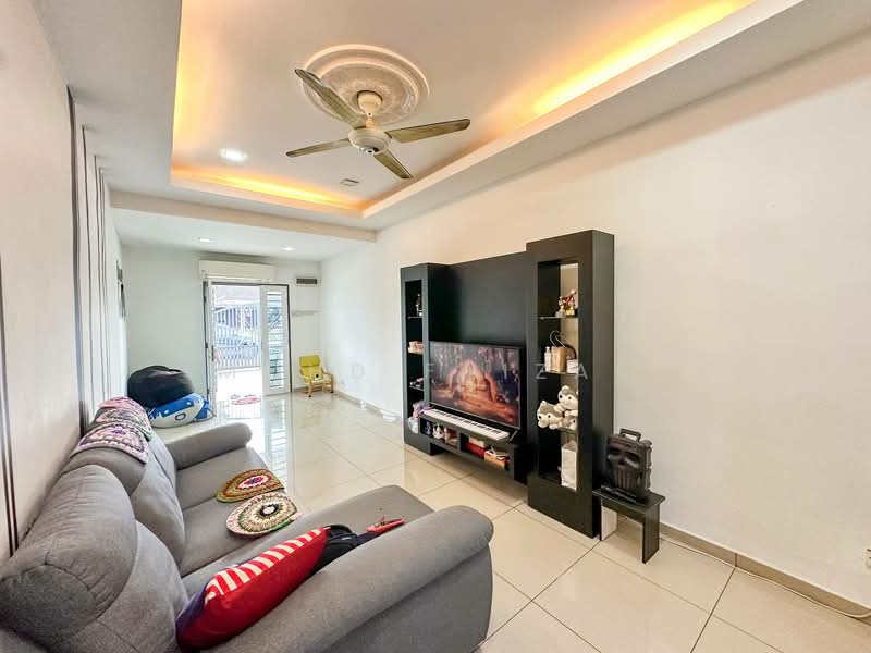 Rumah Teres 1-Tingkat untuk Dijual di Hulu Semenyih (Selangor) - Mohd Faizal - Living Room - PropertyGuru.com.my