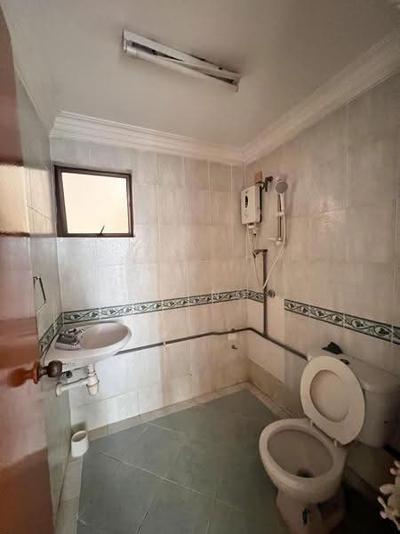 Pangsapuri untuk Dijual di Villamas Apartment - TY Ng - Bathroom - PropertyGuru.com.my
