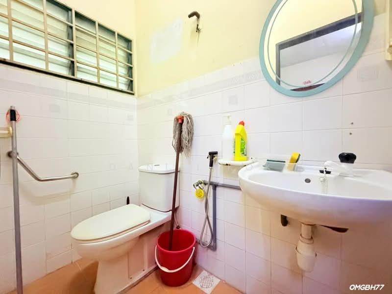 2-storey Terraced House for Sale in Taman Gembira (Klang) - Daniel Kok - Bathroom - PropertyGuru.com.my