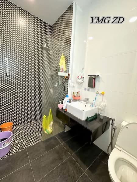 Semi-Detached House for Sale in Setia Alam (Selangor) - KH Chong - Bathroom - PropertyGuru.com.my