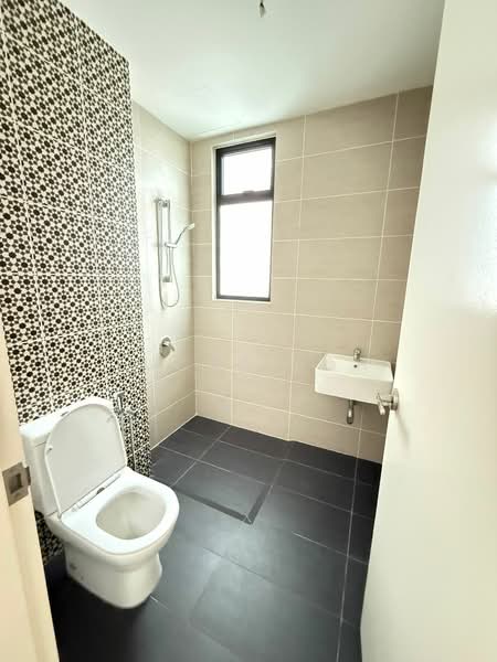 Bungalow House untuk Dijual di Eco Grandeur (Puncak Alam) - Lucas Loh - Bathroom - PropertyGuru.com.my