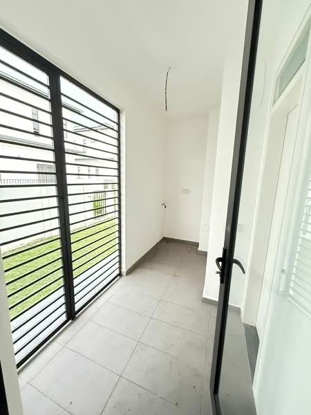 Bungalow House untuk Dijual di Eco Grandeur (Puncak Alam) - Lucas Loh - Balcony - PropertyGuru.com.my