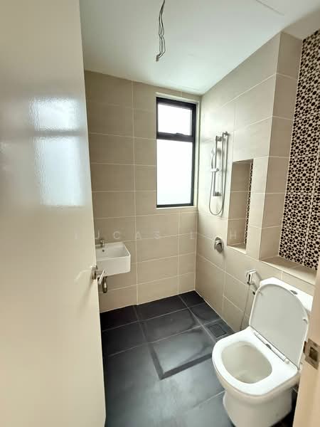 Bungalow House untuk Dijual di Eco Grandeur (Puncak Alam) - Lucas Loh - Bathroom - PropertyGuru.com.my