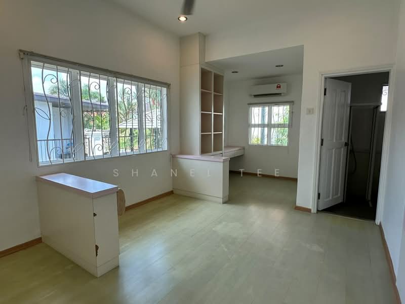 Bungalow House for Rent in Kluang (Johor) - Shanel Tee - Study - PropertyGuru.com.my