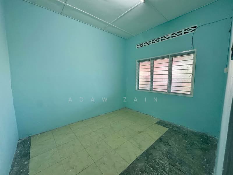 1-storey Terraced House for Sale in Taman Seri Medan Jaya (Telok Panglima Garang) - Adaw Zain - Interior - PropertyGuru.com.my