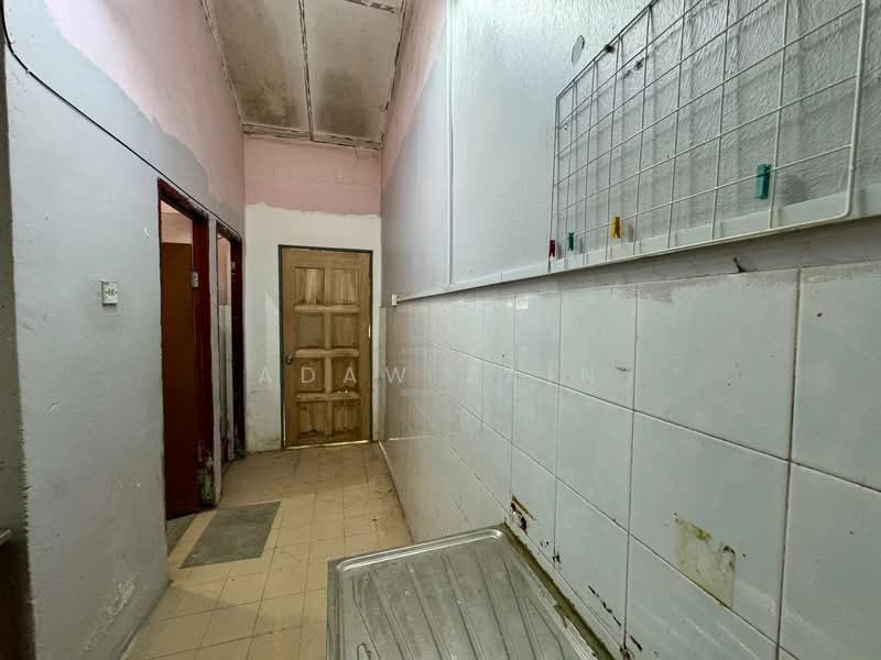 1-storey Terraced House for Sale in Taman Seri Medan Jaya (Telok Panglima Garang) - Adaw Zain - Interior - PropertyGuru.com.my