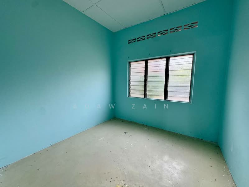 1-storey Terraced House for Sale in Taman Seri Medan Jaya (Telok Panglima Garang) - Adaw Zain - Interior - PropertyGuru.com.my