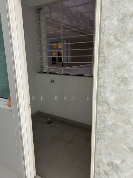 Pangsapuri untuk Dijual di Central Residence @ Sungai Besi - Holiday Lew - Balcony - PropertyGuru.com.my