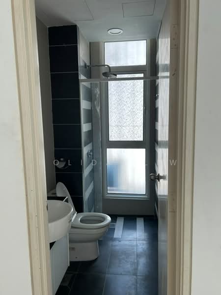 Pangsapuri untuk Dijual di Central Residence @ Sungai Besi - Holiday Lew - Bathroom - PropertyGuru.com.my