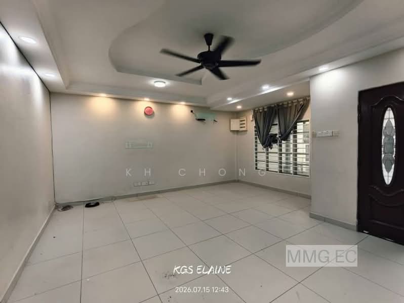 Rumah Teres untuk Dijual di Bandar Botanic (Klang) - KH Chong - Living Room - PropertyGuru.com.my