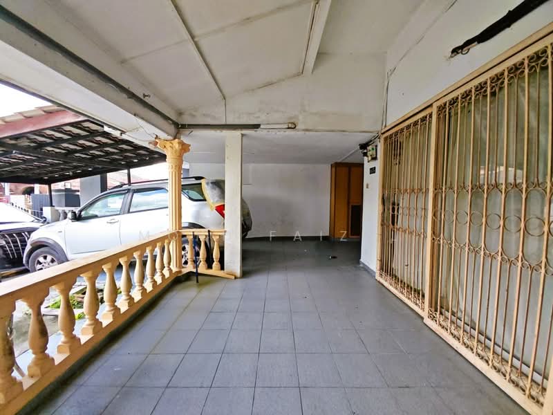 Rumah Teres 2-Tingkat untuk Dijual di Ulu Kelang (Selangor) - Mohd Faizal - Car Park - PropertyGuru.com.my