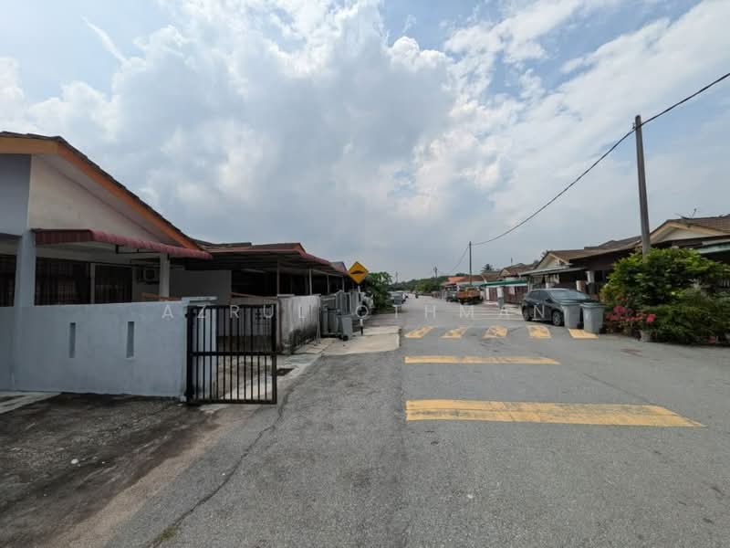 1-storey Terraced House for Sale in Port Dickson (Negeri Sembilan) - Azrul Othman - Exterior - PropertyGuru.com.my