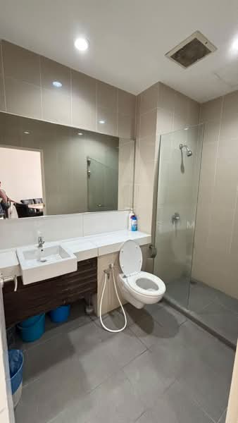 Service Residence for Sale at One One Eight (118 @ Island Plaza) - Marcus Sim - Bathroom - PropertyGuru.com.my