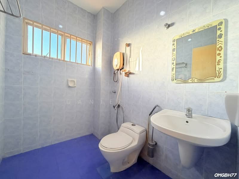 Rumah Teres 2-Tingkat untuk Dijual di Taman Teluk Pulai (Klang) - Daniel Kok - Bathroom - PropertyGuru.com.my