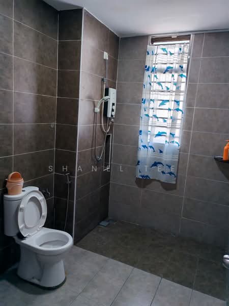 Rumah Teres 2-Tingkat untuk Dijual di Taman Mengkibol (Kluang) - Shanel Tee - Bathroom - PropertyGuru.com.my