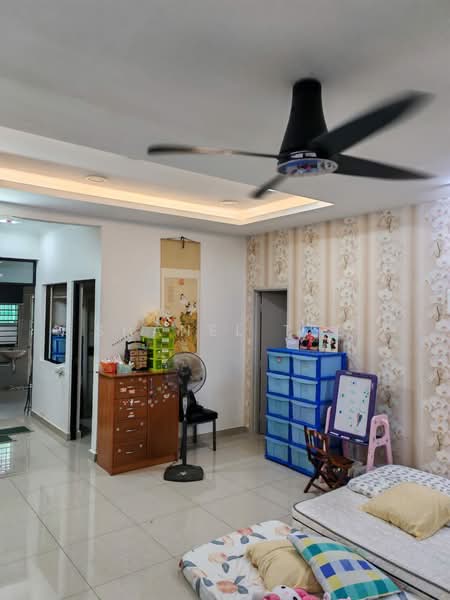 Rumah Teres 2-Tingkat untuk Dijual di Taman Mengkibol (Kluang) - Shanel Tee - Living Room - PropertyGuru.com.my