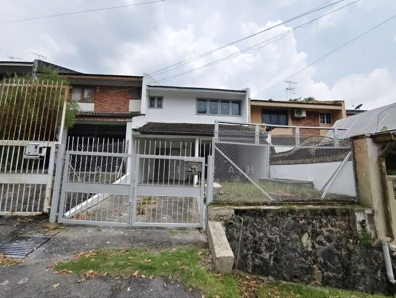 2-storey Terraced House for Sale in Taman Kesuma (Ampang) - Azli Ibrahim - Exterior - PropertyGuru.com.my
