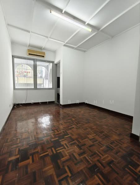 2-storey Terraced House for Sale in Taman Kesuma (Ampang) - Azli Ibrahim - Living Room - PropertyGuru.com.my
