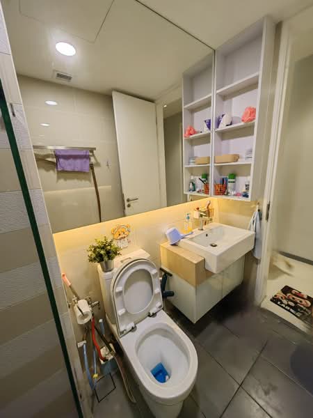 Service Residence for Sale at United Point (Residensi Berpadu) - Leon Teh - Bathroom - PropertyGuru.com.my