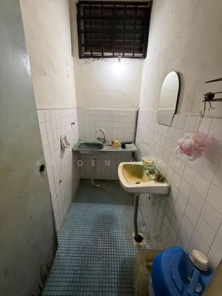 Kilang Teres untuk Dijual di Taman Desa Jaya (Johor Bahru) - Kayden Voon - Bathroom - PropertyGuru.com.my