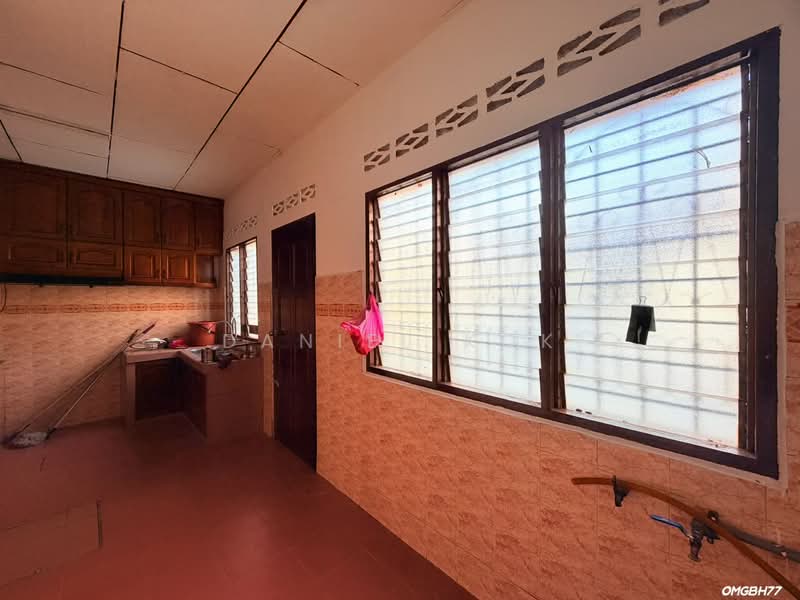 Rumah Teres 2-Tingkat untuk Dijual di Taman Teluk Pulai (Klang) - Daniel Kok - Kitchen - PropertyGuru.com.my
