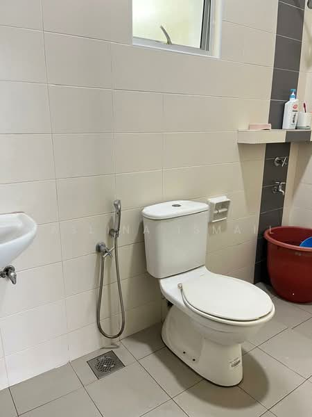 2-storey Terraced House for Sale in Kota Seriemas (Nilai) - Haslina Ismail - Bathroom - PropertyGuru.com.my