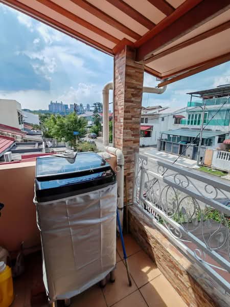 2-storey Terraced House for Rent in Taman Lucky (Bangsar) - Max Chua - Balcony - PropertyGuru.com.my