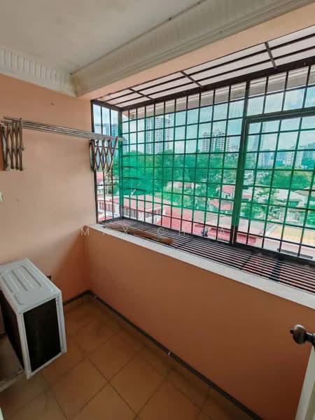 2-storey Terraced House for Rent in Taman Lucky (Bangsar) - Max Chua - Balcony - PropertyGuru.com.my
