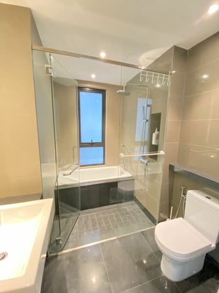 Kediaman Servis untuk Dijual di Vista Residences - Kim L. Law - Bathroom - PropertyGuru.com.my