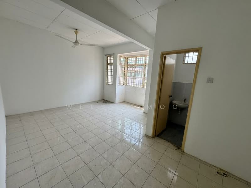 Rumah Teres 2-Tingkat untuk Dijual di Ukay Bistari (Ulu Kelang) - Welson Moo - Living Room - PropertyGuru.com.my
