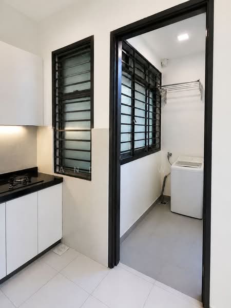 Kediaman Servis untuk Dijual di SuriaMas Suites - Andy Low - Kitchen - PropertyGuru.com.my