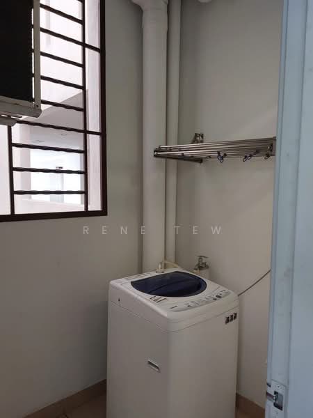 Kediaman Servis untuk Dijual di Pangsapuri Tanah Emas (Golden Sands) - Rene Tew - Interior - PropertyGuru.com.my