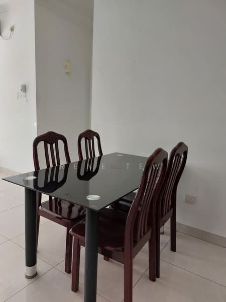 Kediaman Servis untuk Dijual di Pangsapuri Tanah Emas (Golden Sands) - Rene Tew - Dining Room - PropertyGuru.com.my