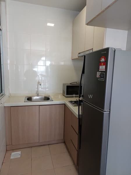 Kediaman Servis untuk Dijual di Pangsapuri Tanah Emas (Golden Sands) - Rene Tew - Kitchen - PropertyGuru.com.my
