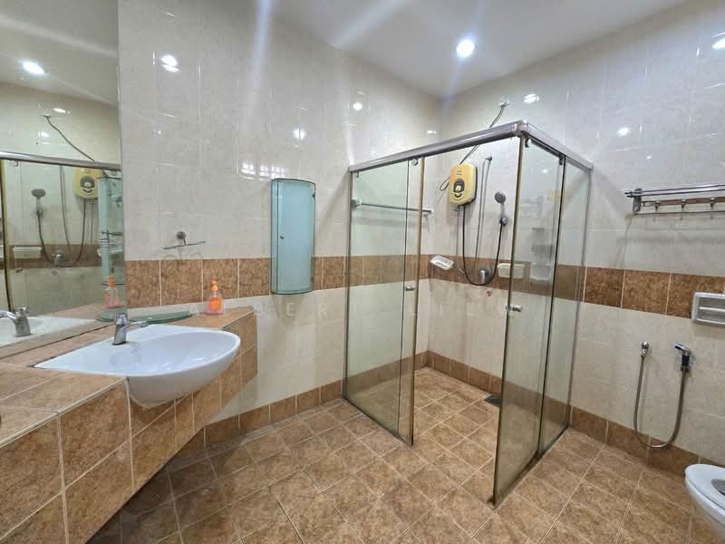 2-storey Terraced House for Sale in Tampoi (Johor) - Albert Liew - Bathroom - PropertyGuru.com.my