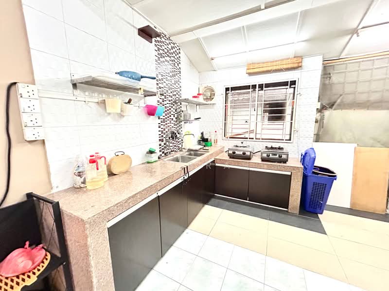 Rumah Teres 2-Tingkat untuk Dijual di Taman Permata (Ulu Kelang) - Azli Ibrahim - Kitchen - PropertyGuru.com.my