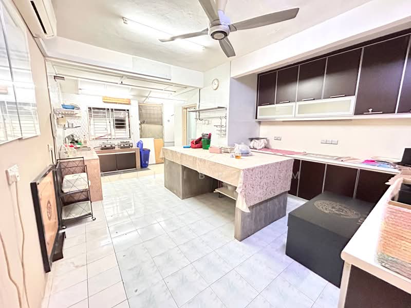 Rumah Teres 2-Tingkat untuk Dijual di Taman Permata (Ulu Kelang) - Azli Ibrahim - Kitchen - PropertyGuru.com.my