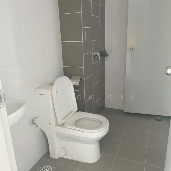 Condominium for Sale at Legendview - Yaw Bon Chai - Bathroom - PropertyGuru.com.my