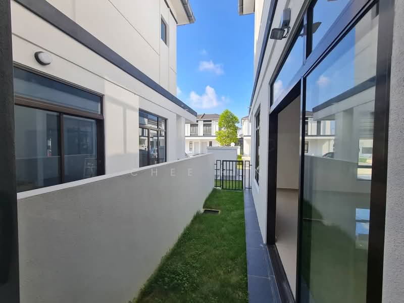 Rumah Teres untuk Dijual di Eco Grandeur (Puncak Alam) - Chee Hin - Exterior - PropertyGuru.com.my