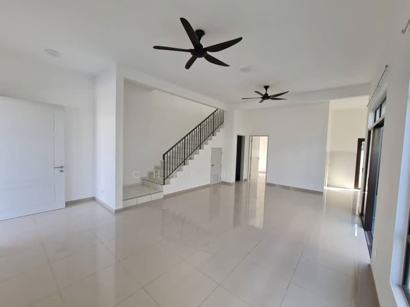 Rumah Teres untuk Dijual di Eco Grandeur (Puncak Alam) - Chee Hin - Living Room - PropertyGuru.com.my