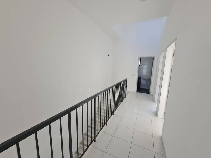 Rumah Teres untuk Dijual di Eco Grandeur (Puncak Alam) - Chee Hin - Corridor - PropertyGuru.com.my