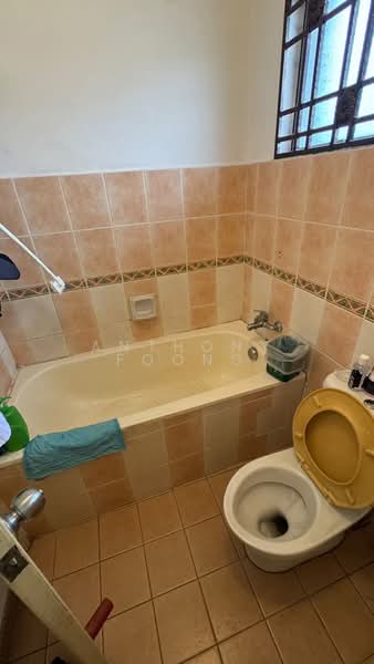 Semi-Detached House for Sale in Seri Aman Heights (Sungai Buloh) - Anthony Foong - Bathroom - PropertyGuru.com.my