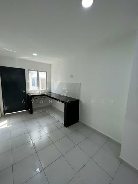 2.5-storey Terraced House for Sale in Kelapa Sawit (Kulai) - Amanda Voon - Kitchen - PropertyGuru.com.my