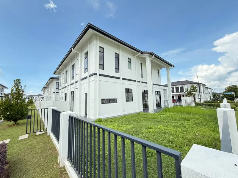 Rumah Berkembar untuk Dijual di Eco Grandeur (Puncak Alam) - Lucas Loh - Exterior - PropertyGuru.com.my